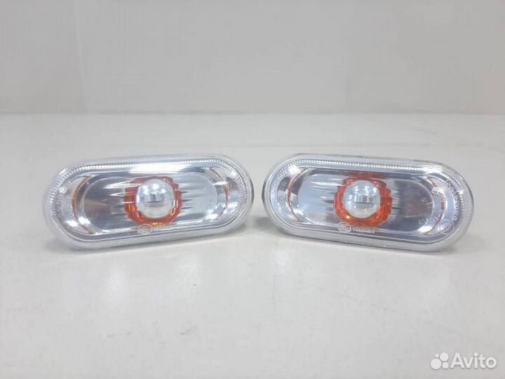 Повторитель на крыло Volkswagen Polo Sed RUS 2011