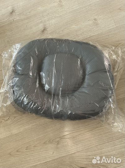 Лежанка новая для кошек