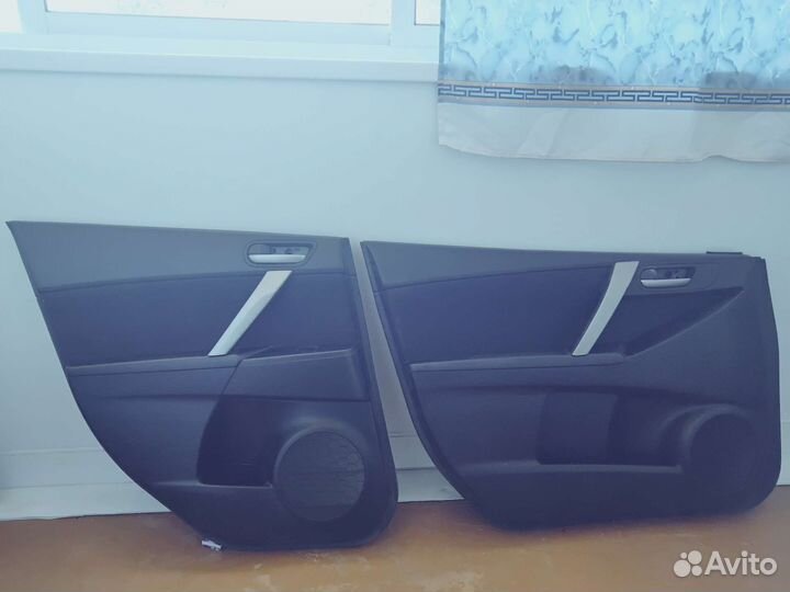 Дверные карты на Мазду 3 бл седан левая сторона