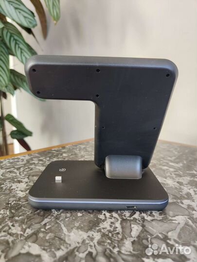 Зарядное устройство для iPhone 3в1