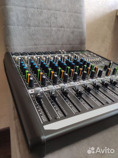 Микшерный пульт mackie proFX12V2