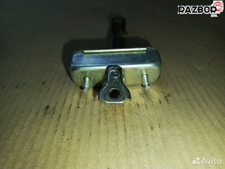 Передний фиксатор дверей б/у Toyota Camry XV 70