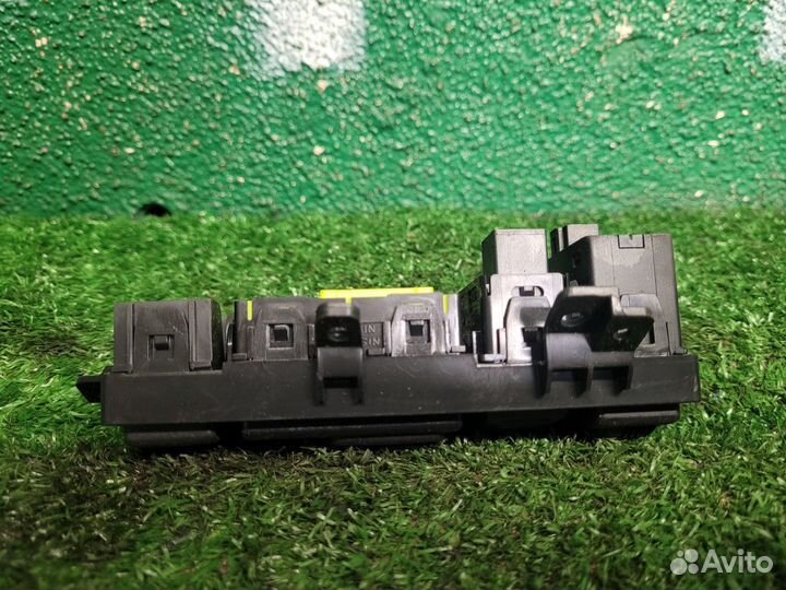 Блок кнопок на Pathfinder R51