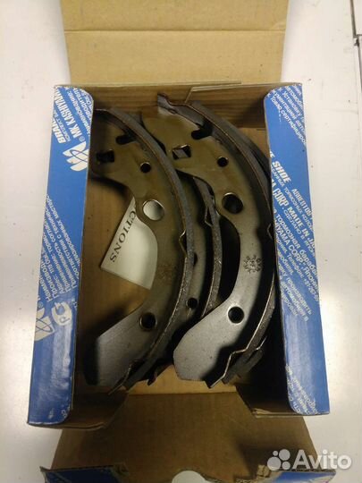 Тормозные колодки Mazda 323