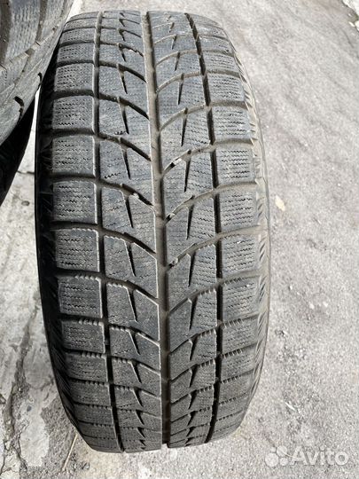 Bridgestone Blizzak WS-60 235/60 R16