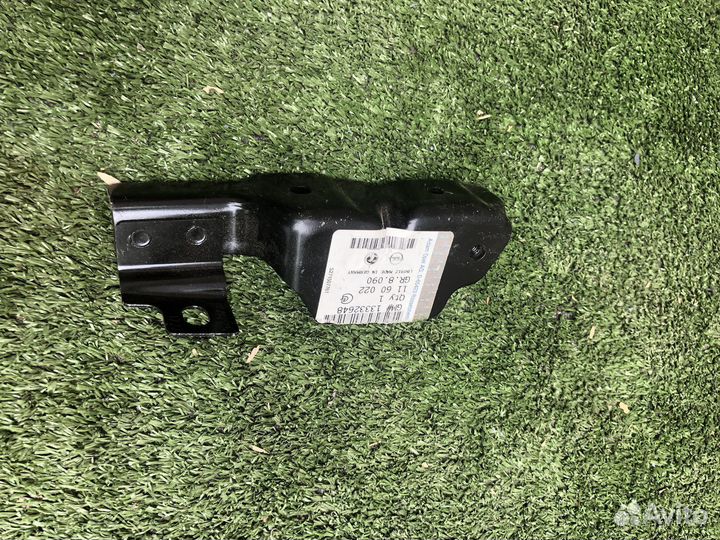 Кронштейн петли капота опель астра j левый