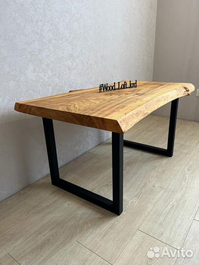 Журнальный стол из массива