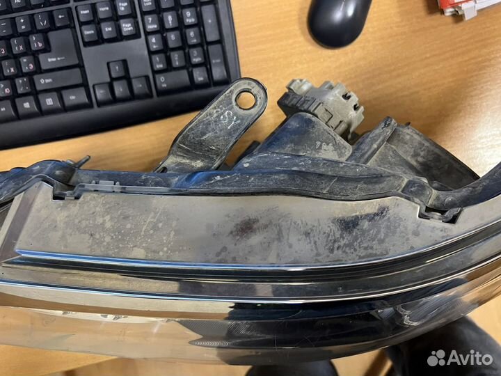 Фары правая и левая toyota fortuner