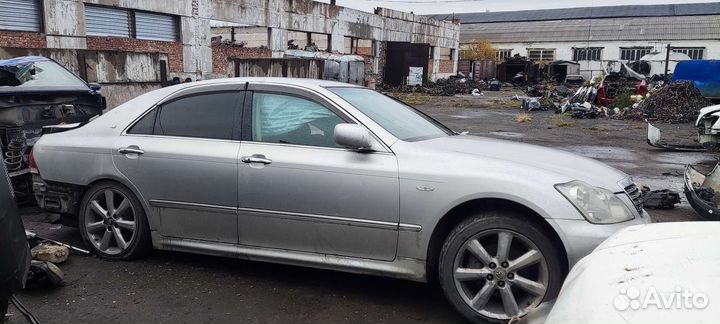 Тойота Краун по запчастям