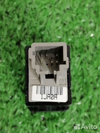 Кнопка Nissan Serena FC26 MR20DD 2010