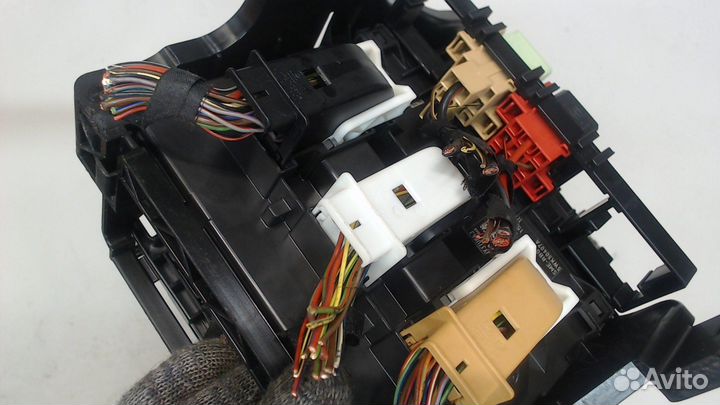 Блок управления бортовой сети Volkswagen Tiguan, 2