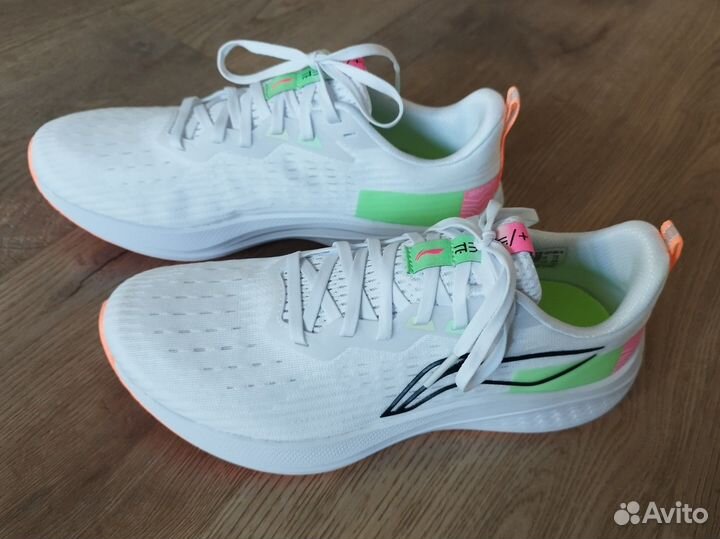 Беговые кроссовки li ning 39 (39,5)