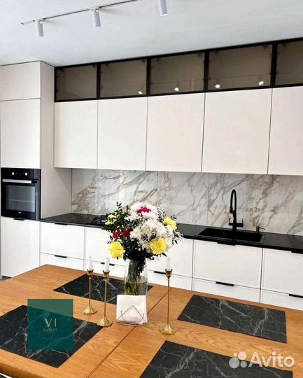 Функциональный кухонный гарнитур