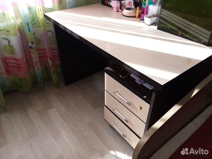 Детский письменный стол бу