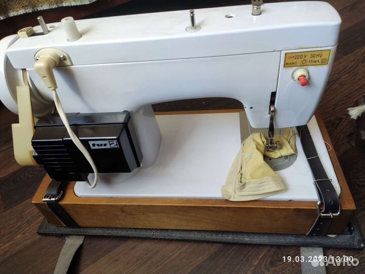 Швейная машина Чайка 132м
