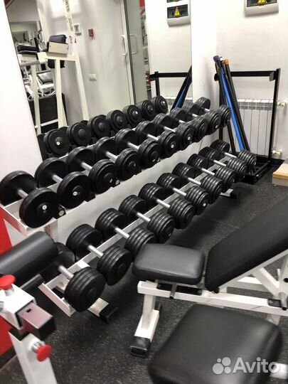 Набор гантелей
