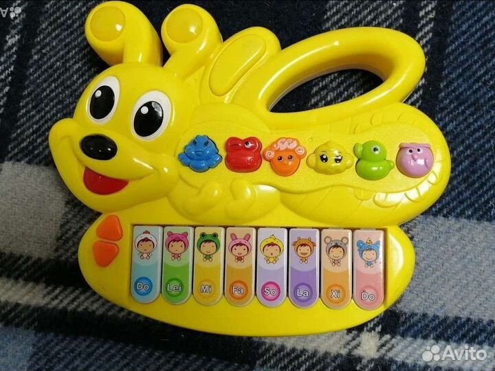 Музыкальные и обычные игрушки
