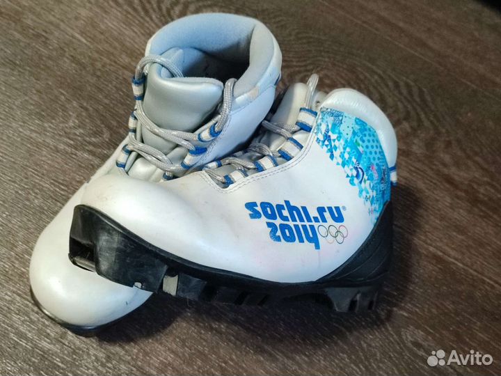 Лыжные ботинки