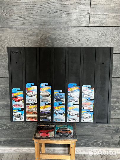 14 моделей HotWheels Lamborghini 1:64 + дисплей