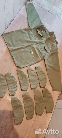 Военная форма и пилотки на 9 мая