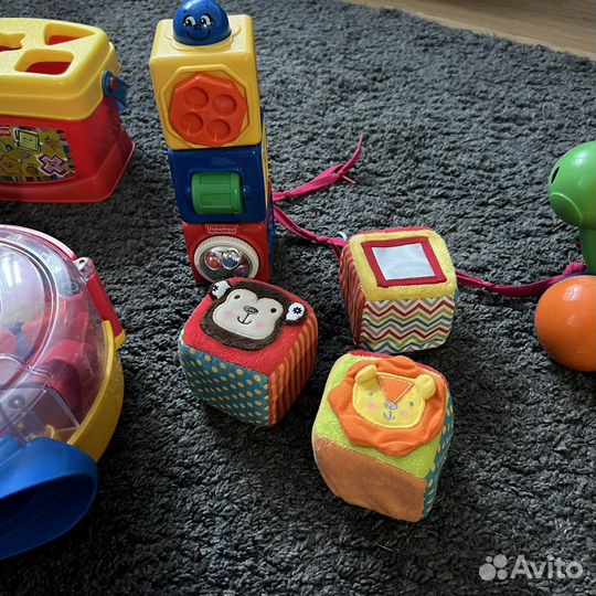 Развивающие игрушки fisher price пакетом