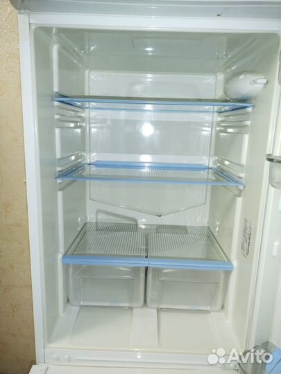 Холодильник indesit