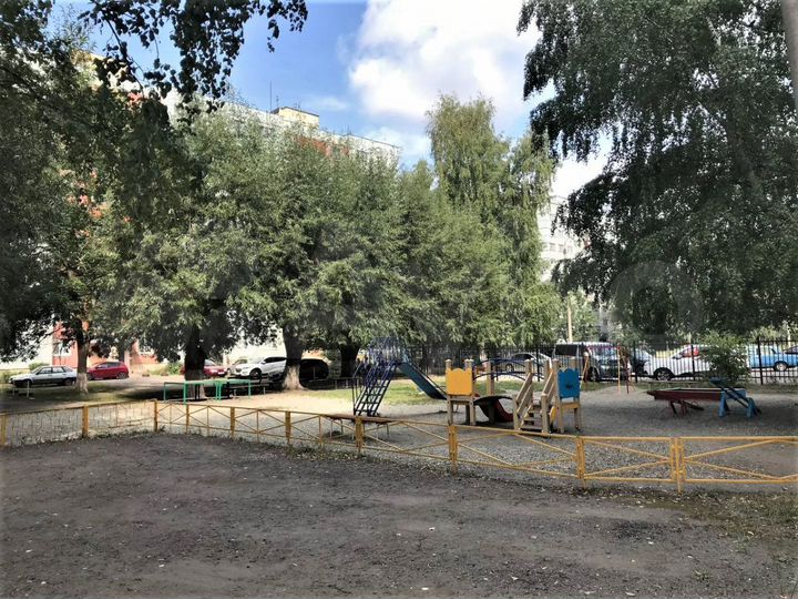 2-к. квартира, 52 м², 4/9 эт.