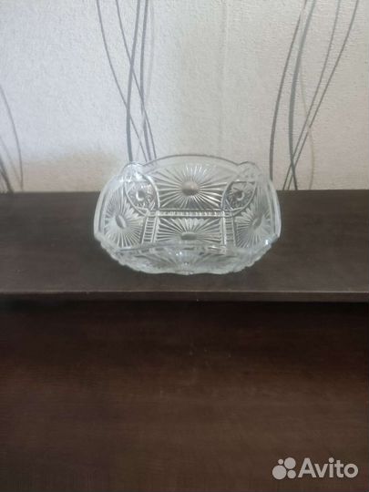 Хрустальные рюмки, салатницы, вазы