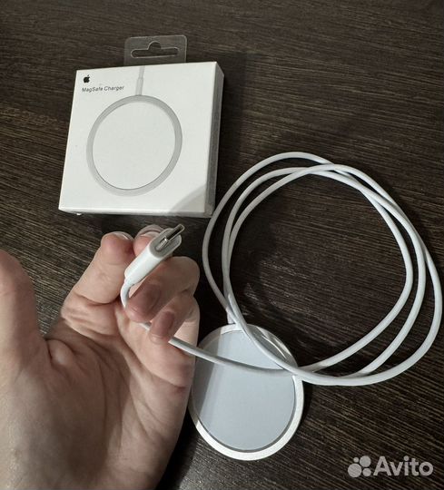 Беспроводное зарядное устройство apple magsafe