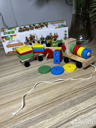 Паровозик деревянный