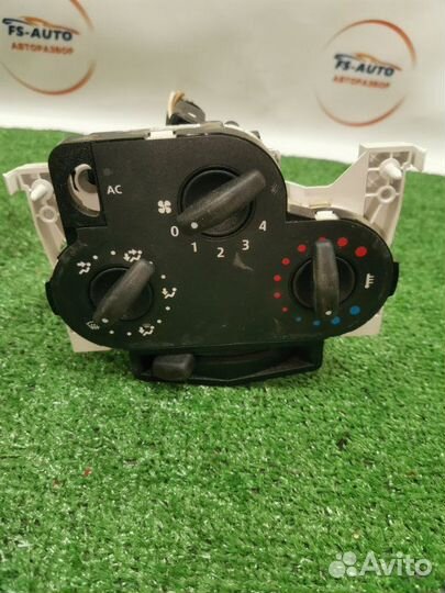 Блок управления отопителем Renault Logan седан 1.4