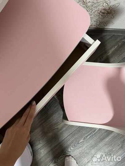 Туалетный столик с зеркалом детский