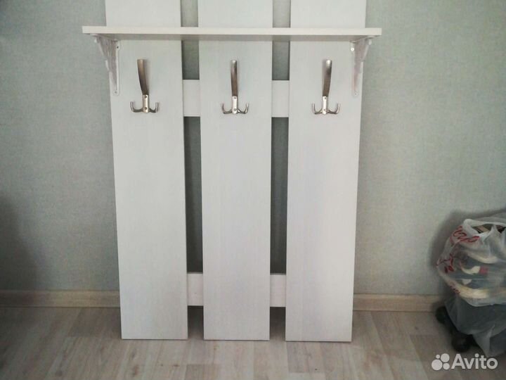 Вешалка в прихожую