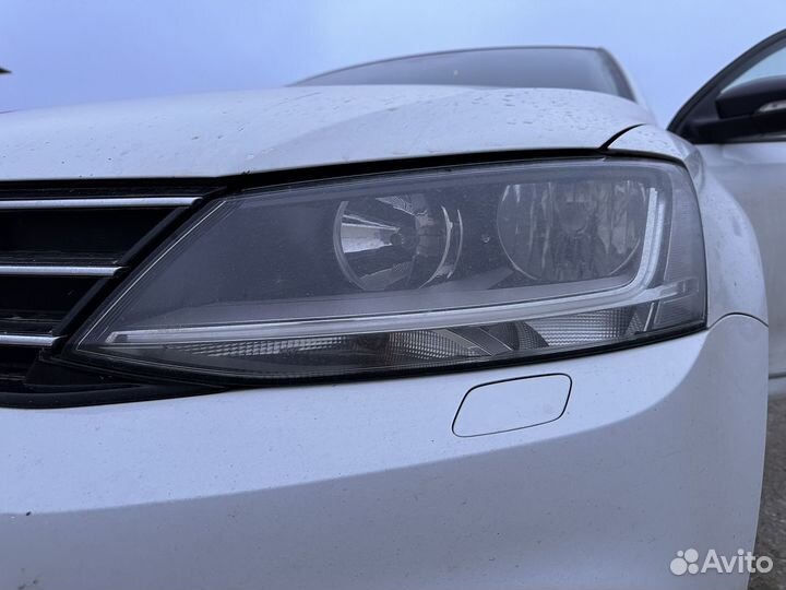 Фара левая volkswagen jetta 6
