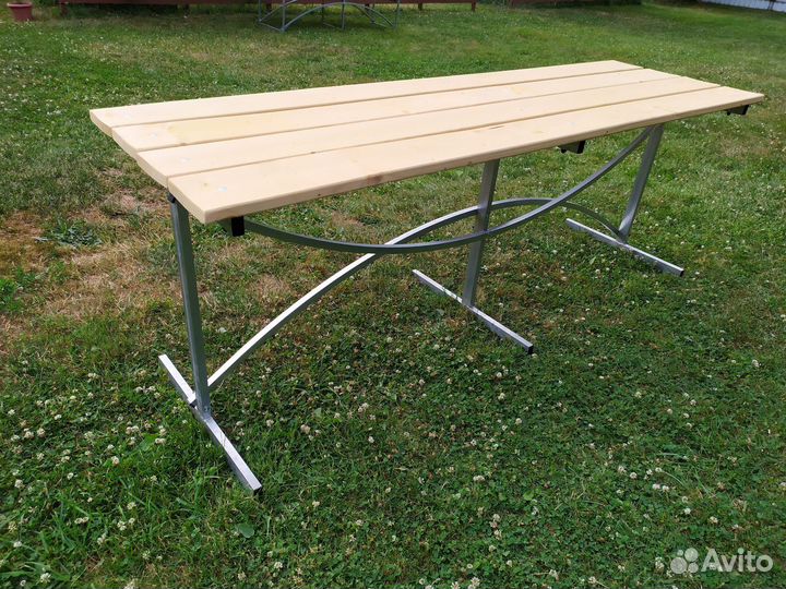 Стол для дачи