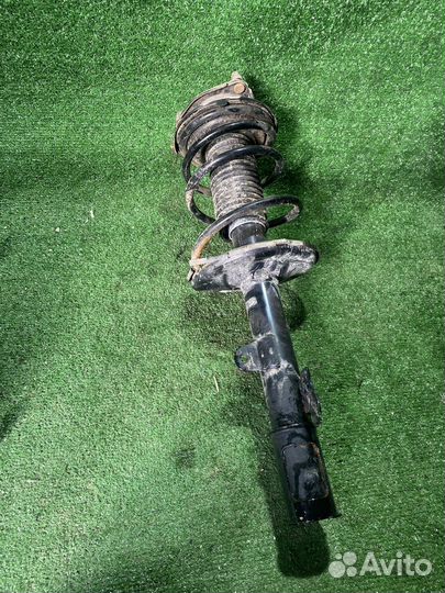 Стойка в сборе левая передняя Toyota rav4