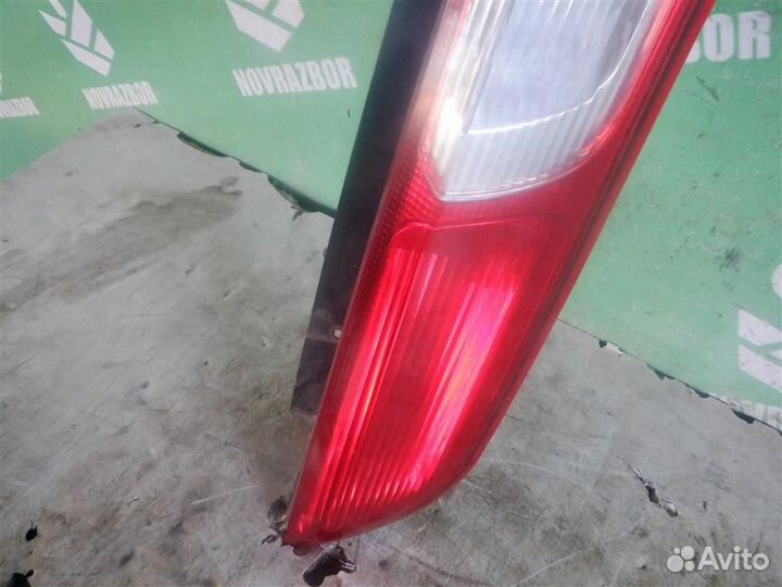 Фонарь задний правый Форд Фокус 2