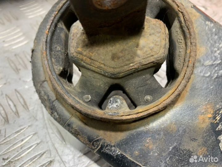 Рычаг продольный задний правый Kia Sportage SL