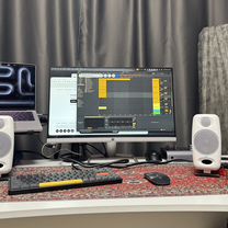 IK Multimedia Iloud micro monitor, Москва