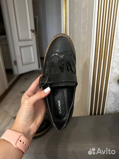 Женские лакированные ботинки 36 размера