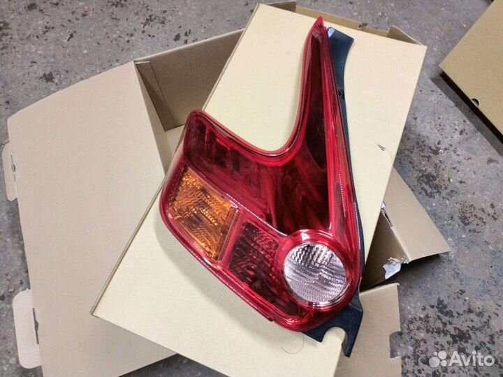 Фонарь левый задний nissan juke