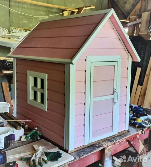 Деревянный домик для детей