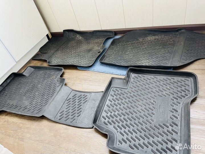 Коврики автомобильные в Nissan X-Trail