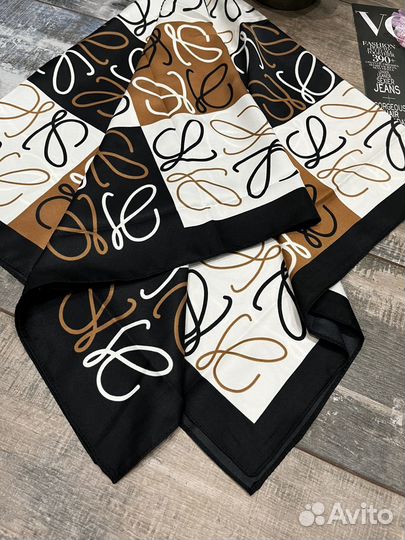 Шелковый платок Loewe темно-бежевый с черным