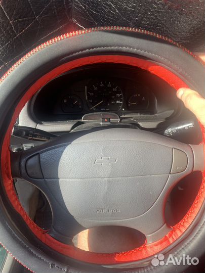 Кожаная оплетка на руль со стразами