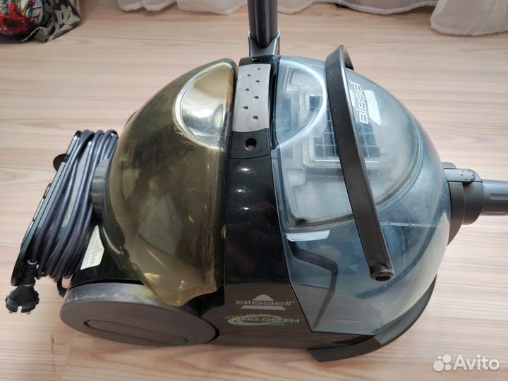 Моющий пылесос Bissell