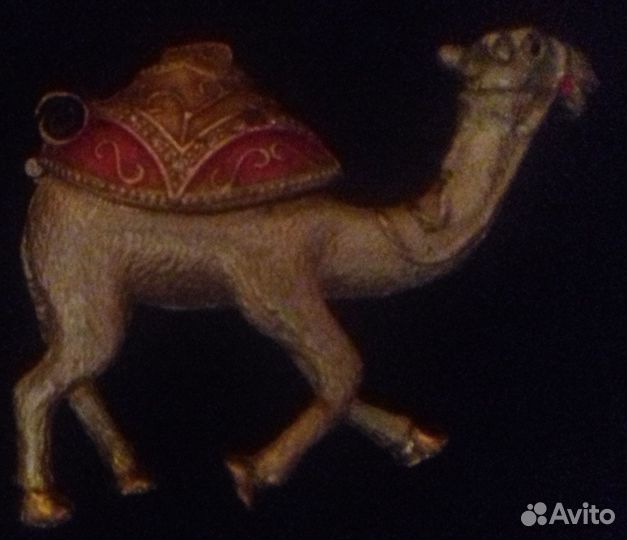 Статуэтка-шкатулка 