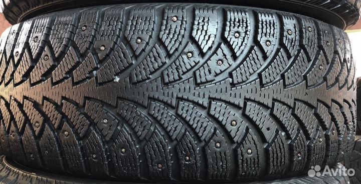 Nokian Tyres Hakkapeliitta 4 215/60 R16