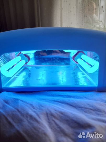 Ультрафиолетовая лампа и аппарат для маникюра