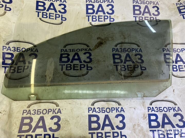 Стекло переднее левое Джетта 5